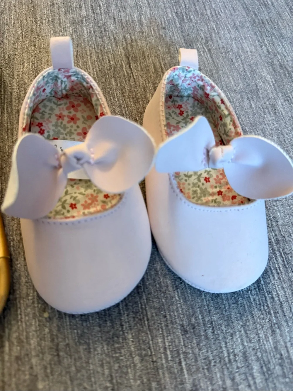 Bundle 3/6 month size baby girl shoes